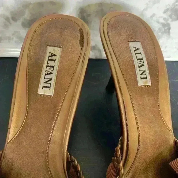 Alfani leather weave slides size 7 Gold Pewter - Picture 4 of 12